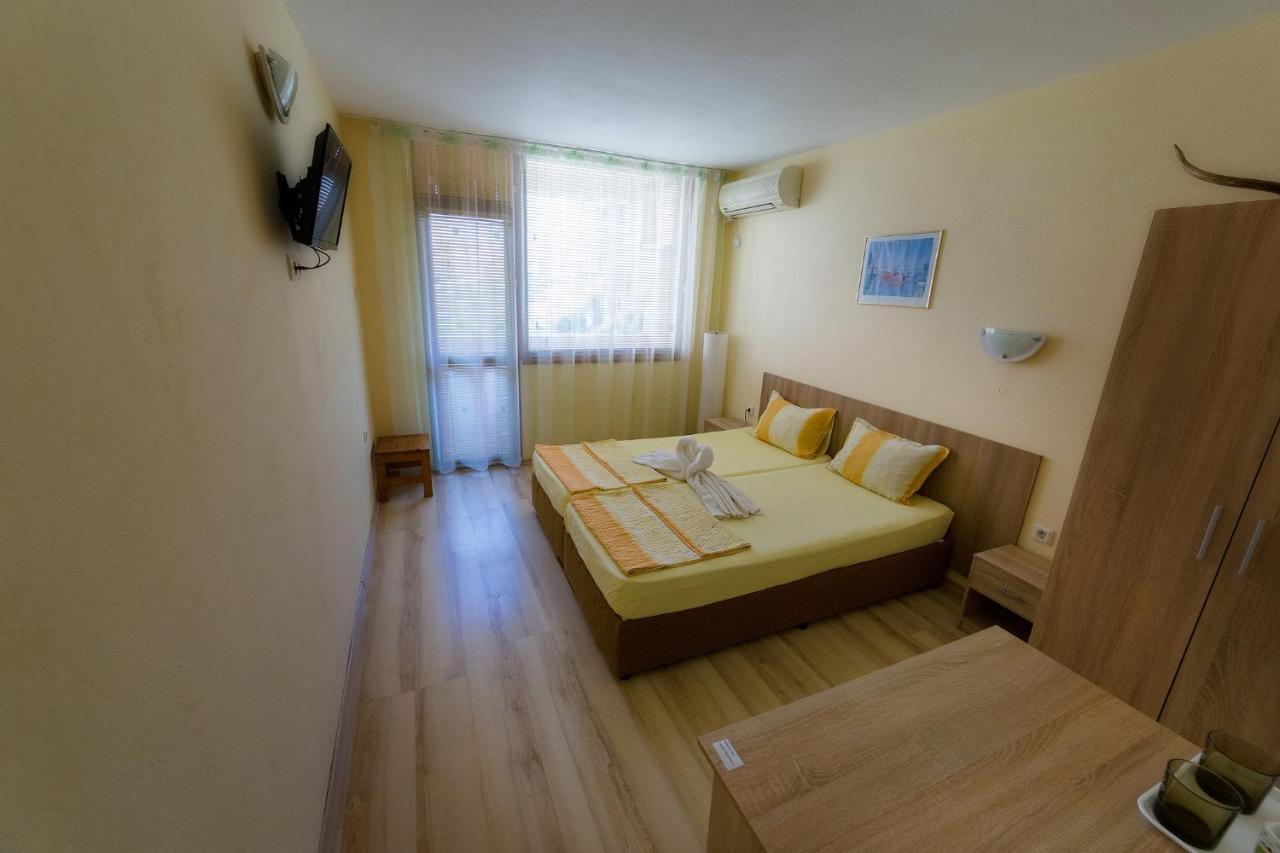 Primorski Briz Guest House Primorsko Exterior photo